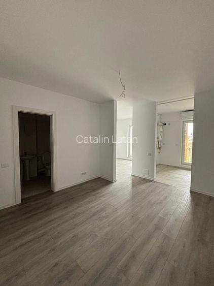 2 CAM.--IRIS MALL-AUCHAN TITAN-TRANSPORT STB-PARC