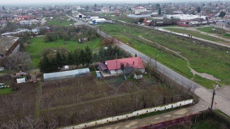 Proprietate generoasă în sat Fundeni, comuna Fundeni, județ Călărași - 1