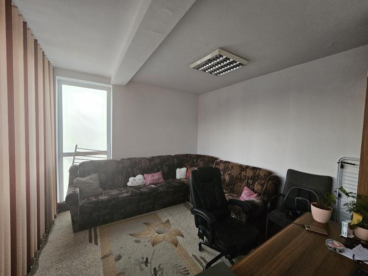 Imobil P+2E+M, cu spațiu comercial, zona Spitalul Județean, comision 0% - 5