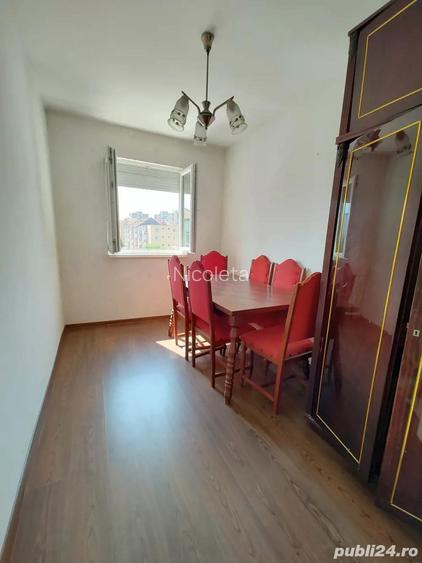 Apartament cu 3 camere Apartament cu 3 camere