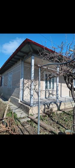 Vând casă Jurilovca centru  - 5