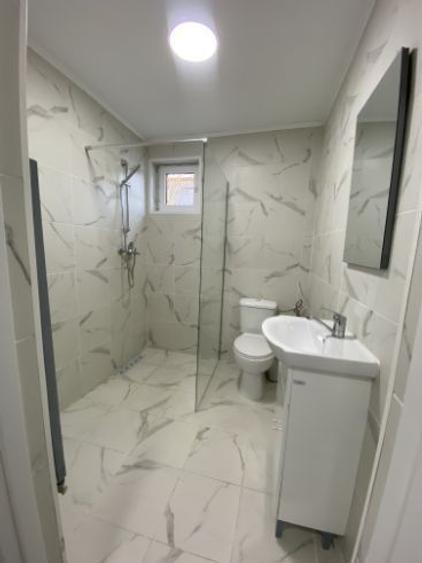 Casă la curte 260mp de vânzare Excelentă   Sălaj Bachus Sector 5  - 10