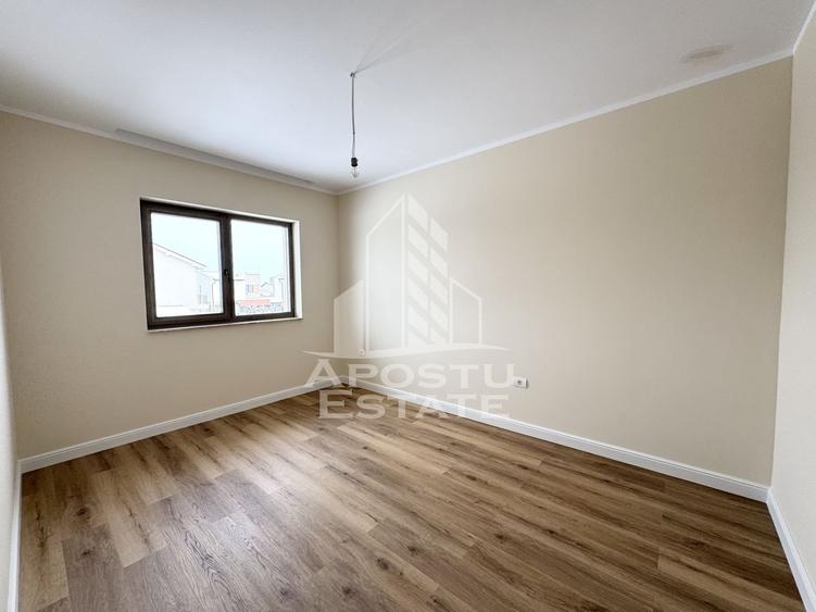 Duplex cu perete dublu, 4 camere si 3 bai finalizat, toate utilitatile - 25