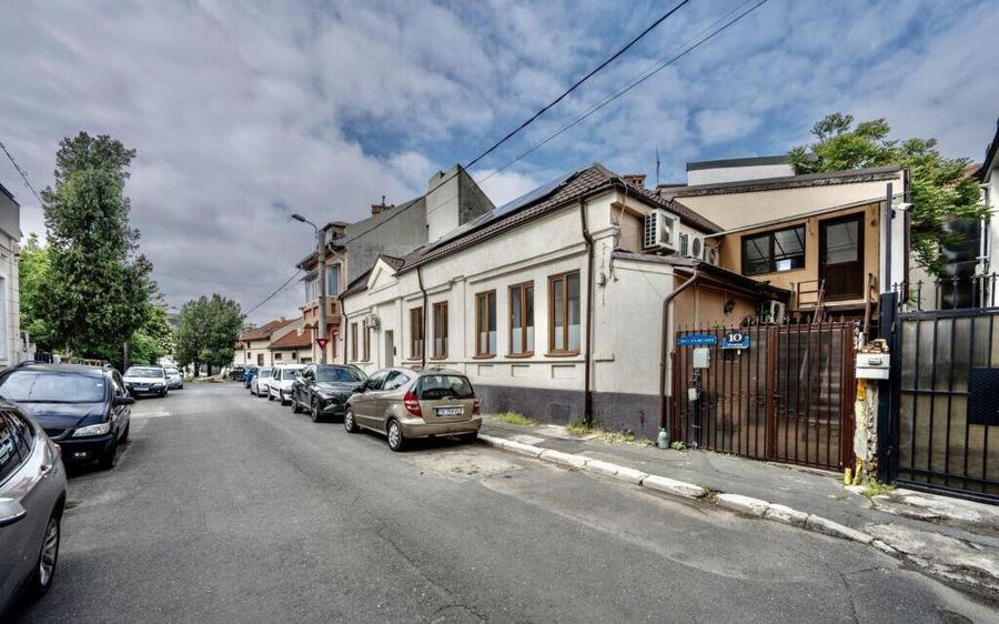 In Cartierul Evreiesc, casa 3 camere pivnita si mansarda - 12