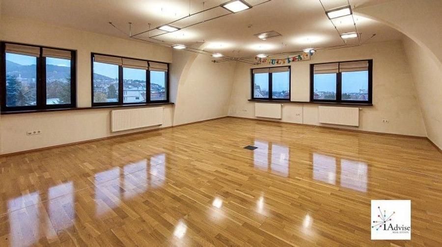 Cladire de Birouri de Vanzare-2000 mp - 11