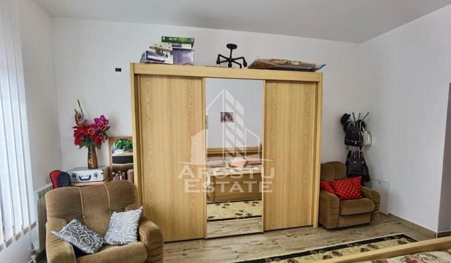 Casa cu 4 camere, , centrala proprie ,zona Parneava - 10