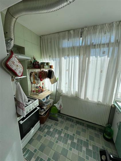 Apartament cu 3 camere - 71 m.p.- Nicolina 2, geam la baie - 6