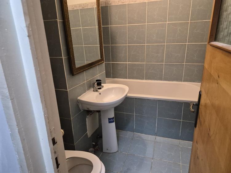 Piata Unirii metrou-Unirea Shopping Centre - 11