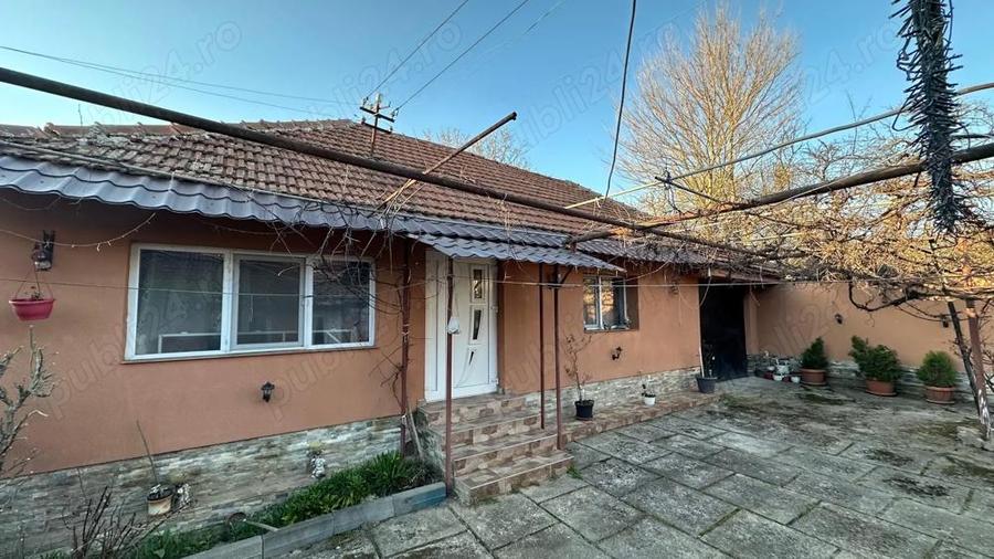 Casa ?i teren de vanzare pre? 70.000 euro (negociabil) - 2