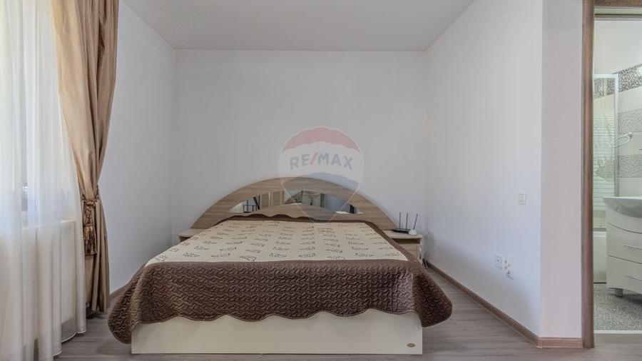 Casa / Vila cu 10 camere de vanzare in Moieciu de Jos - 7