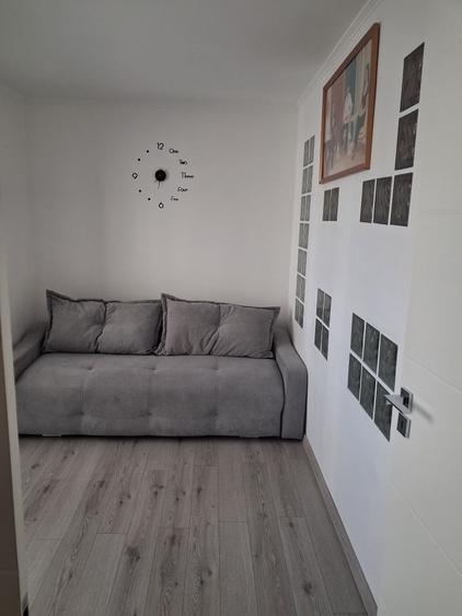 Inchiriez ap. 3 camere Sesul de Sus Floresti - 1