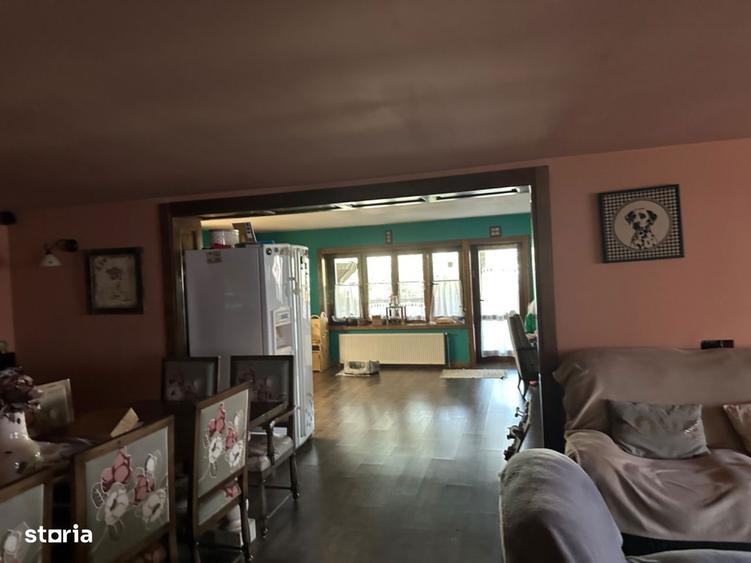 Casa de vanzare, central in apropierea de ?colii, locuri de joaca s.a. - 8