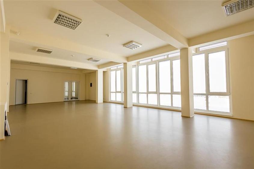 Edificu: Birouri, Centru medical/ comercial acces facil, componenta si dotari ap - 1