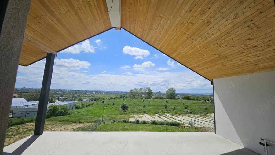 Casa Manastirea DEALU TARGOVISTE cu vedere la oras - 7