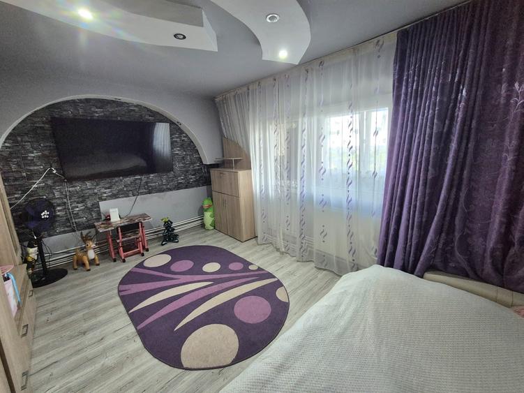 Apartament cu 2 camere decomandat în Confecții