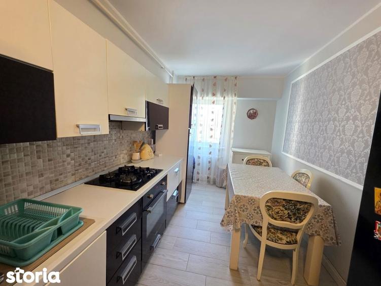2 camere, decomandat, zona Episcopiei, str. Alexandru cel Bun, etaj 2 - 1