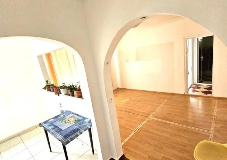 Inchiriem - apartament 2 camere ULTRACENTRAL - 2