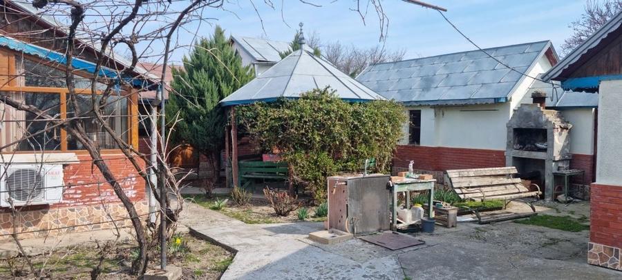 Casa din caramida, cu 4 camere, mobilata si utilata localitatea Romanu - 6