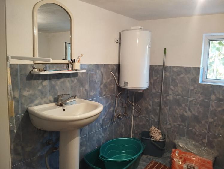 Vand casa la tara jud Valcea - 2