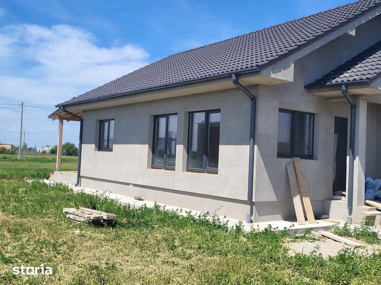 Casă cu 4 camere cu Teren 500 Mp în Sântandrei