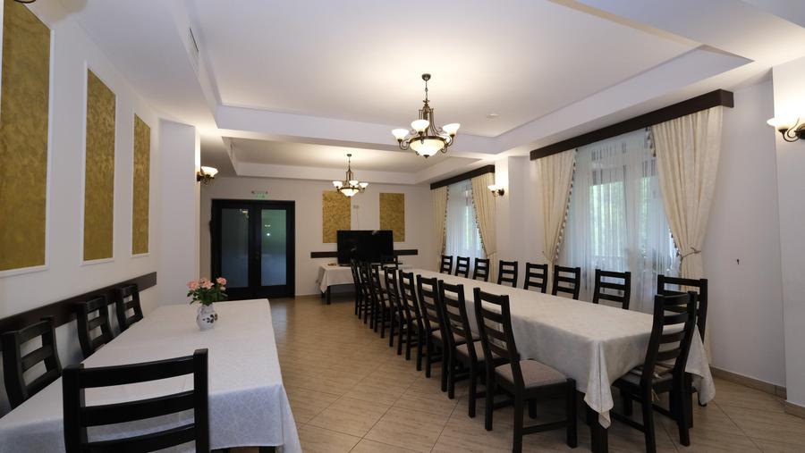 Vanzare pensiune noua complet functionala superba Prahova padure priveliste - 7