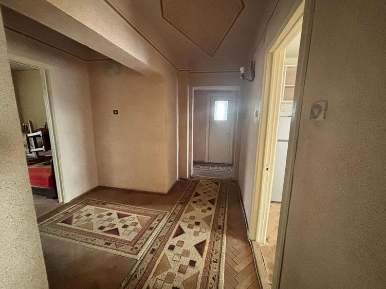 De vânzare - Apartament ultracentral, 4 camere, 132 mp, Chișineu-Criș, - 1