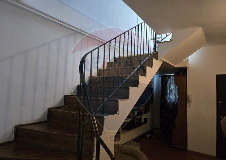 Casa / Vila cu 5 camere de vanzare in zona George Enescu - 4