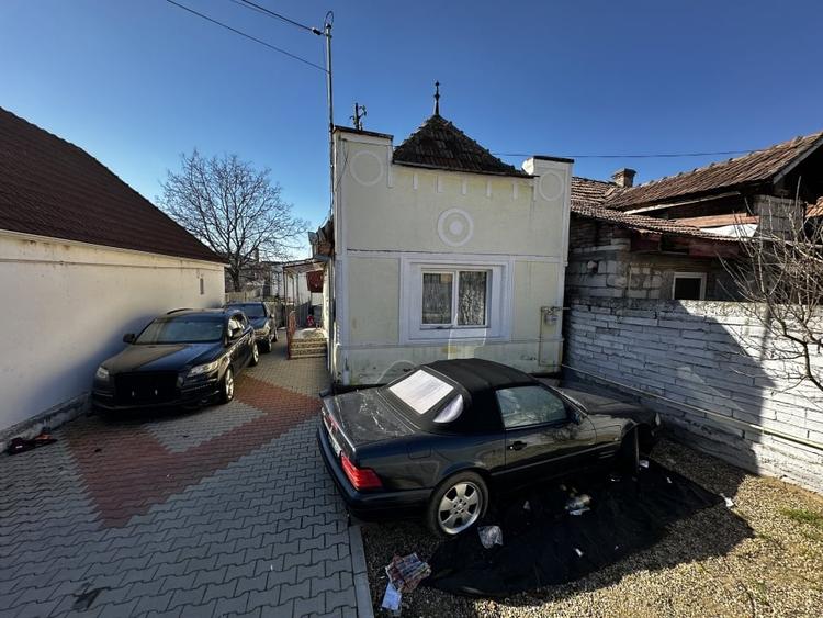 Casa Vanzare Centru Ultracentral 110 mp cu 581 Mp Teren Utilitati Asfalt - 2