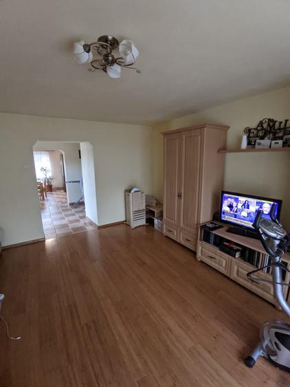 Casă cu etaj de vânzare, 5 camere, 2 băi, Dâmbu Rotund zona strada Livezeni - 20