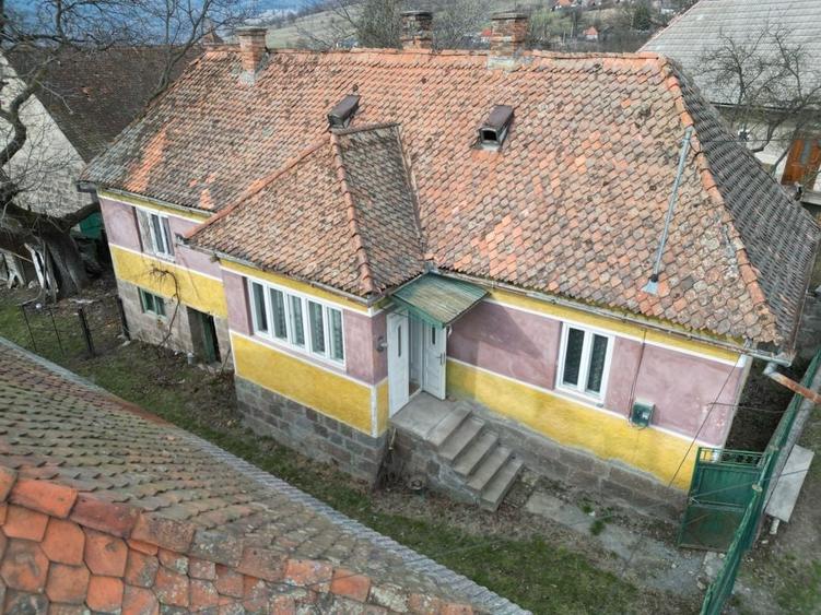 Casă cu 3 camere 75 M? utili cu 2900 M? teren - 2