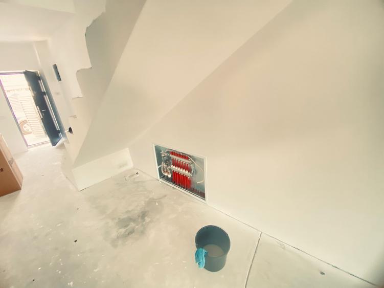 Duplex cu 4 camere si mansarda. Curte 250 mp. Comision 0 - 10