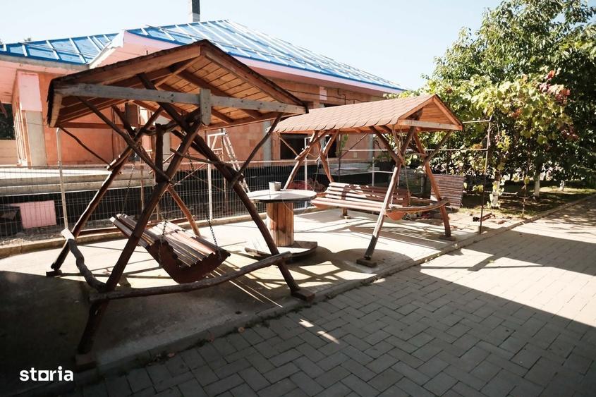 Casă cu 4 camere cu Teren 1500 Mp în Central
