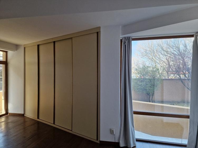 De inchiriat BIROU/CABINET/ap. spatios, 2 cam, 100m2 (8.5Eur/mp) , loc parcare - 4