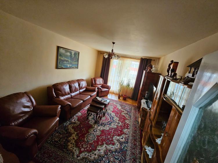 Vand apartament cu 3 camere, cartierul Unirii - 5