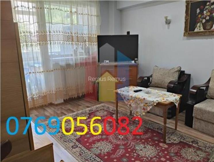 SUPER 4 cam Confort 1 Decomandat etaj 1 Mobilat Garii