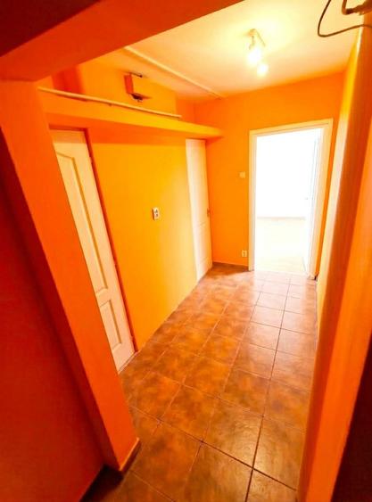 De vanzare apartament 2 camere - zona Apaserv Carei - Etajul 2 - 3