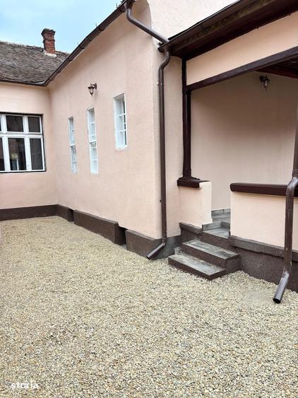 Casa ultracentrala renovata ,mansardabila - 7