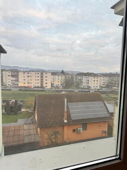 Vand apartament 2 camere, 35 mp etaj 4 Brad - 8