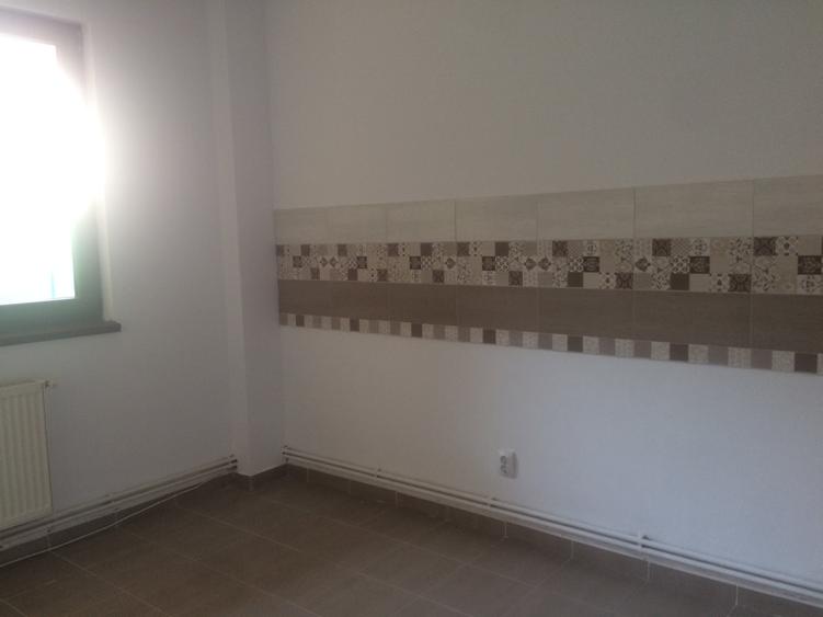 Vila 2005,metrou Brancoveanu 14 min, P+1, su 200mp, 5 camere,3 bai, teren 200 mp - 8