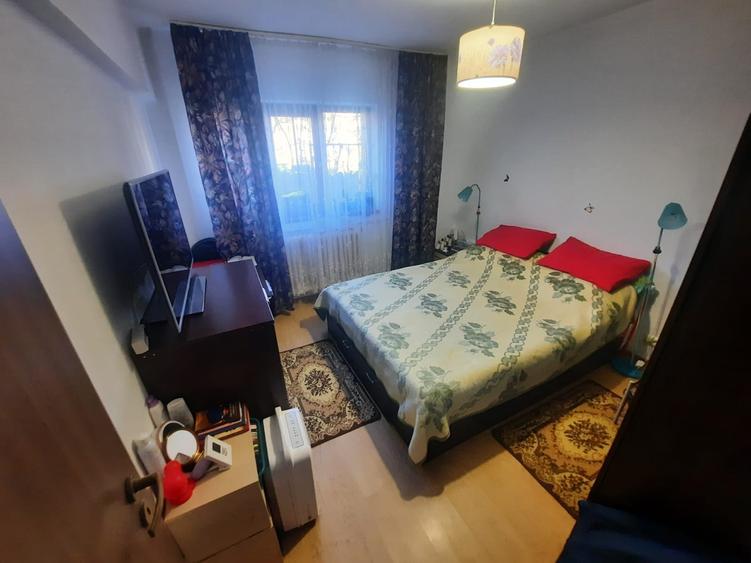 Apartament cu 3 camere semidecomandat, mobilat în Podu Roș - 2