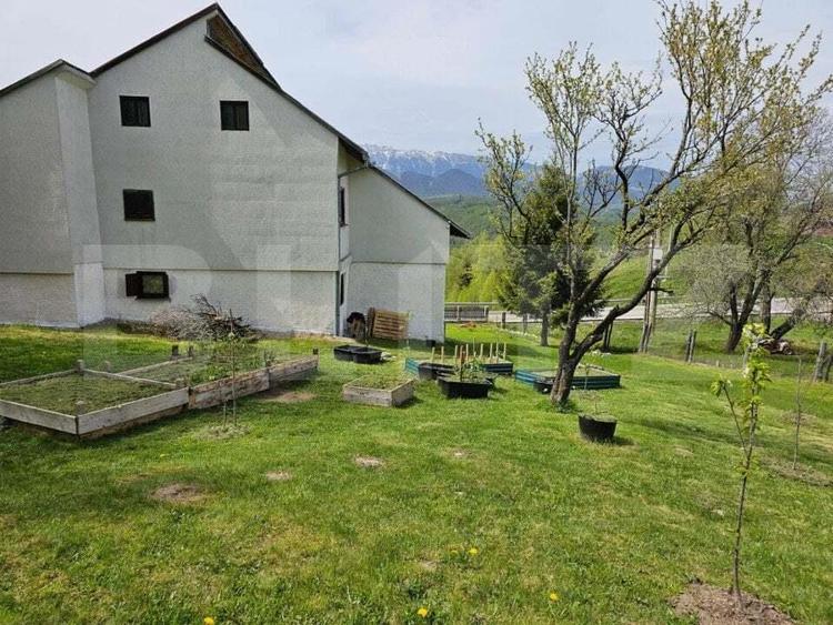 Casa de vacan?a, pretabila pentru pensiune in Moieciu - 3