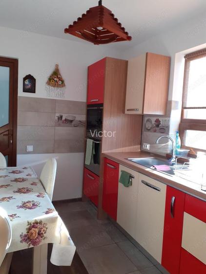 Vand casa cu etaj Vand casa cu etaj