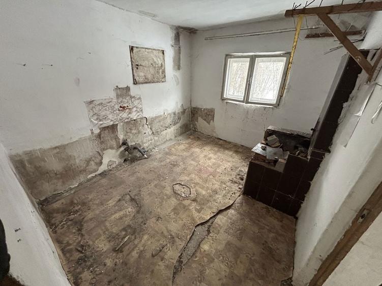 Vand Casa + teren zona cu vedere spectaculoasa - 1
