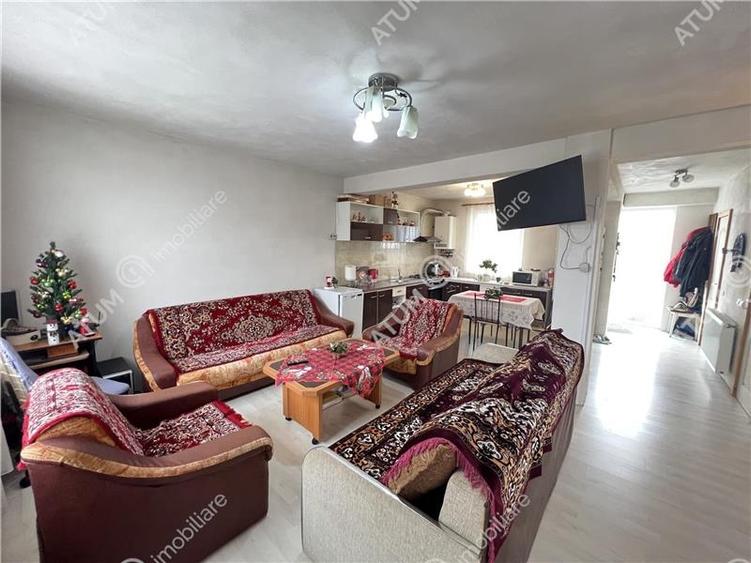 Casa 3 camere 2 bai terasa si curte zona Calea Cisnadiei din Sibiu - 1