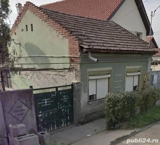 Casa pare mica din fa?a, dar este mare in realitate Are poten?ial mare ?i 5 camere - 1