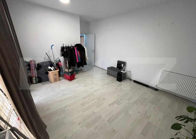 Apartament de vanzare, cu 3 camere, 80 mp, zona Sud - 4