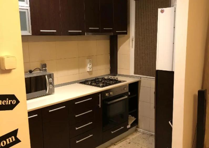 Vand sau schimb apartament cu patru camere - 1