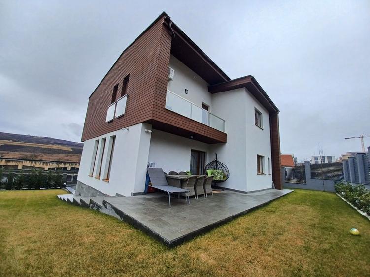 Casa individuala de exceptie  D+P+E,  mobilata si utilata - 1