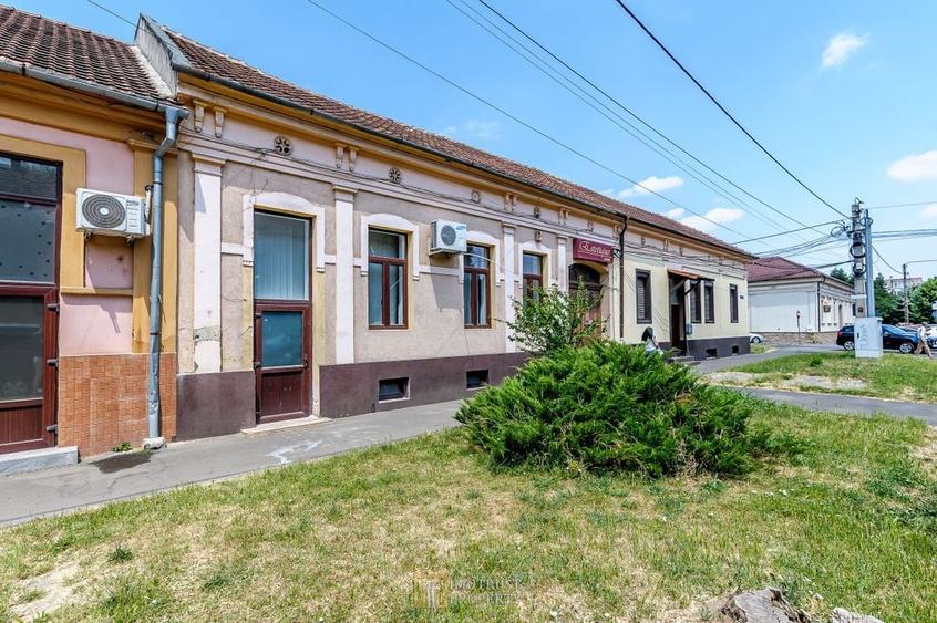 Apartament de v&acirc;nzare la casă, 90 mp utili-Ultracentral Arad - 1