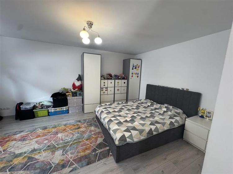 VANZARE VILA GHIDICENI MOBILATA UTILATA GATA DE MUTARE - DORMITOR PARTER - 12